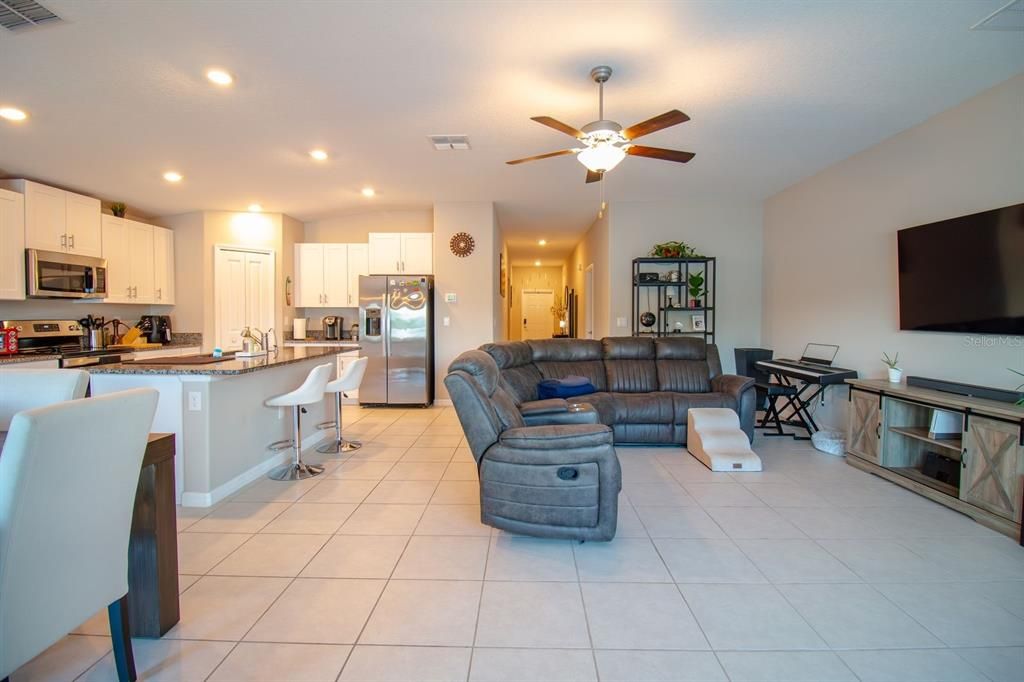 For Sale: $378,000 (4 beds, 2 baths, 1935 Square Feet)
