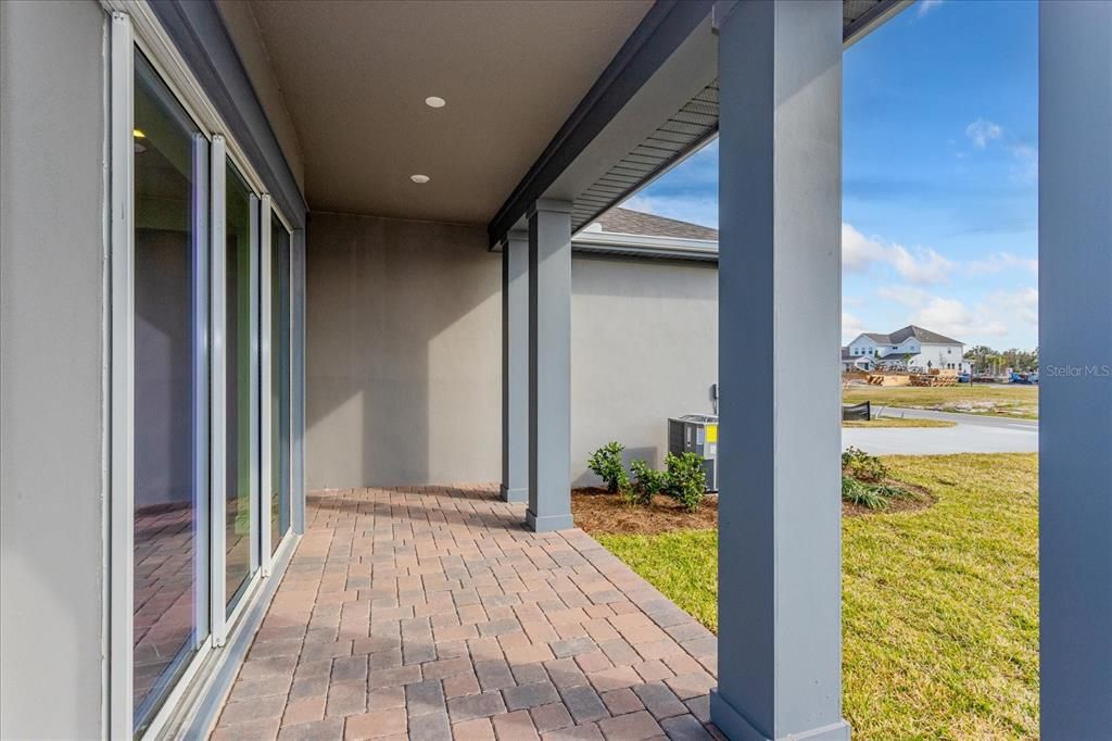 En Venta: $892,990 (3 camas, 2 baños, 2432 Pies cuadrados)
