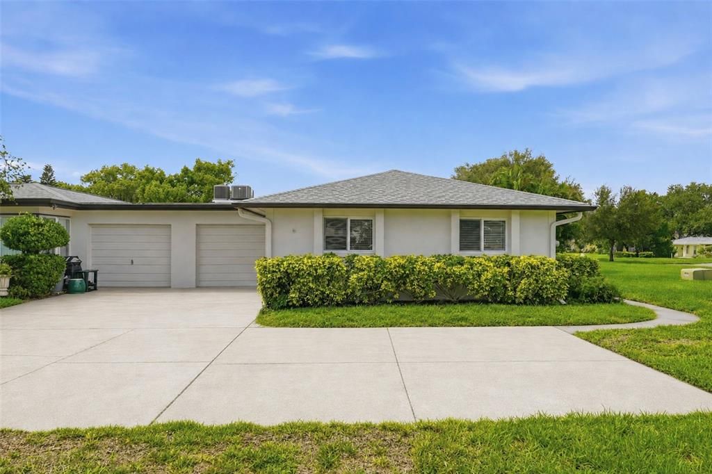 For Sale: $242,500 (2 beds, 2 baths, 1000 Square Feet)