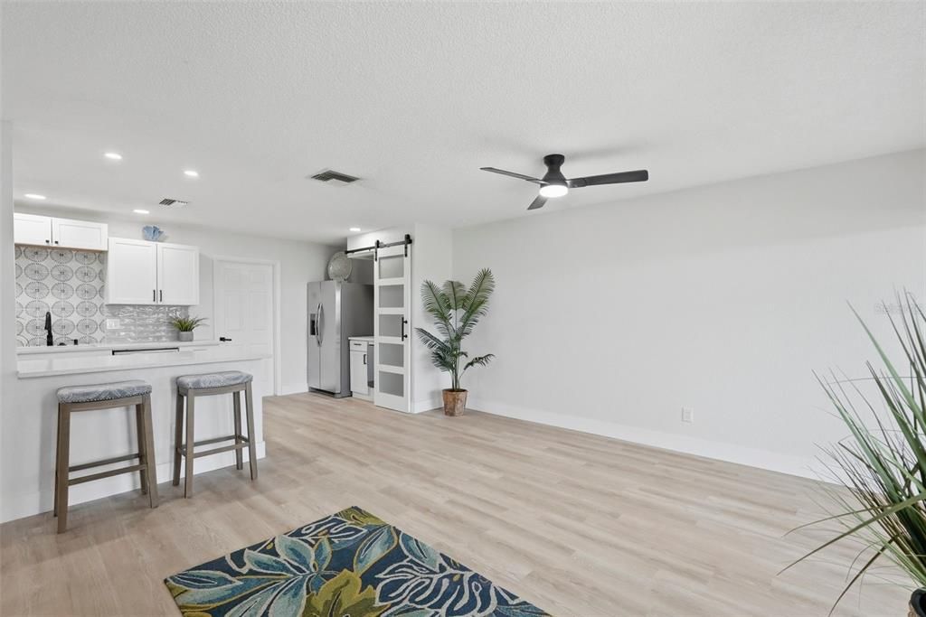 For Sale: $242,500 (2 beds, 2 baths, 1000 Square Feet)