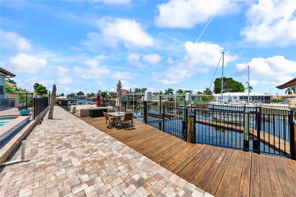 For Sale: $999,999 (3 beds, 2 baths, 2018 Square Feet)
