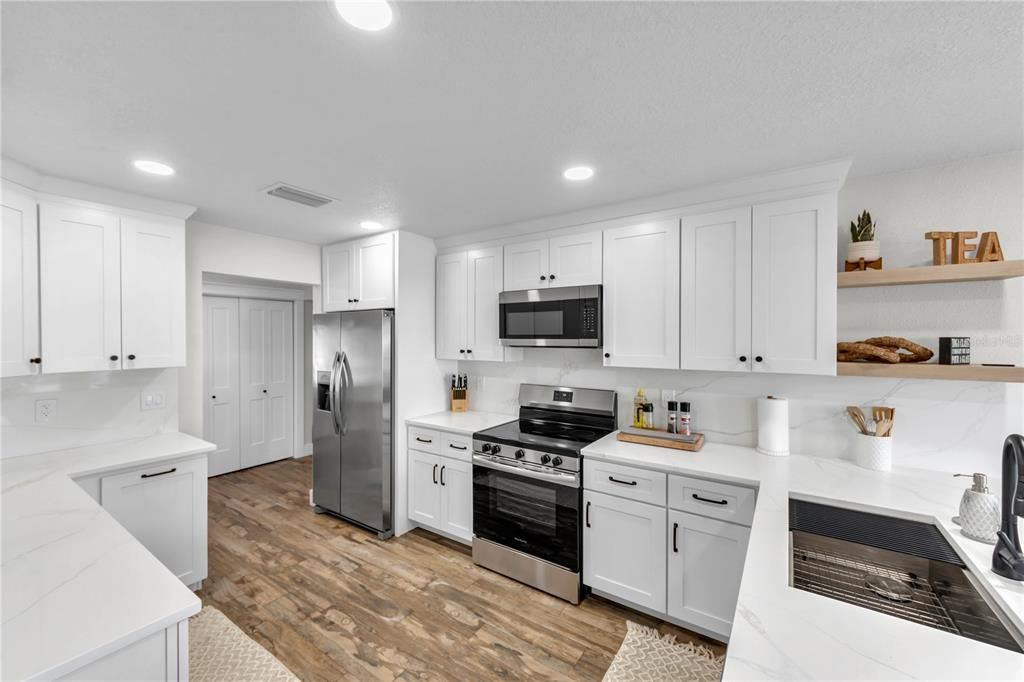 For Sale: $999,999 (3 beds, 2 baths, 2018 Square Feet)