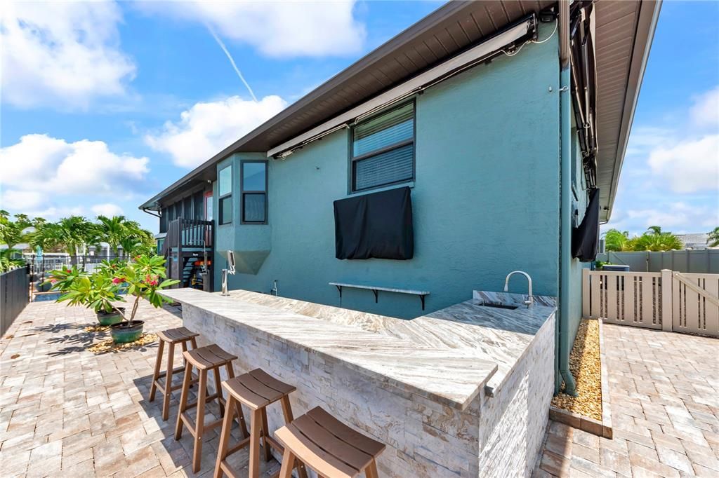 For Sale: $999,999 (3 beds, 2 baths, 2018 Square Feet)