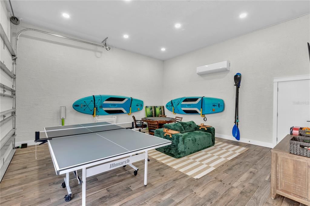 For Sale: $999,999 (3 beds, 2 baths, 2018 Square Feet)