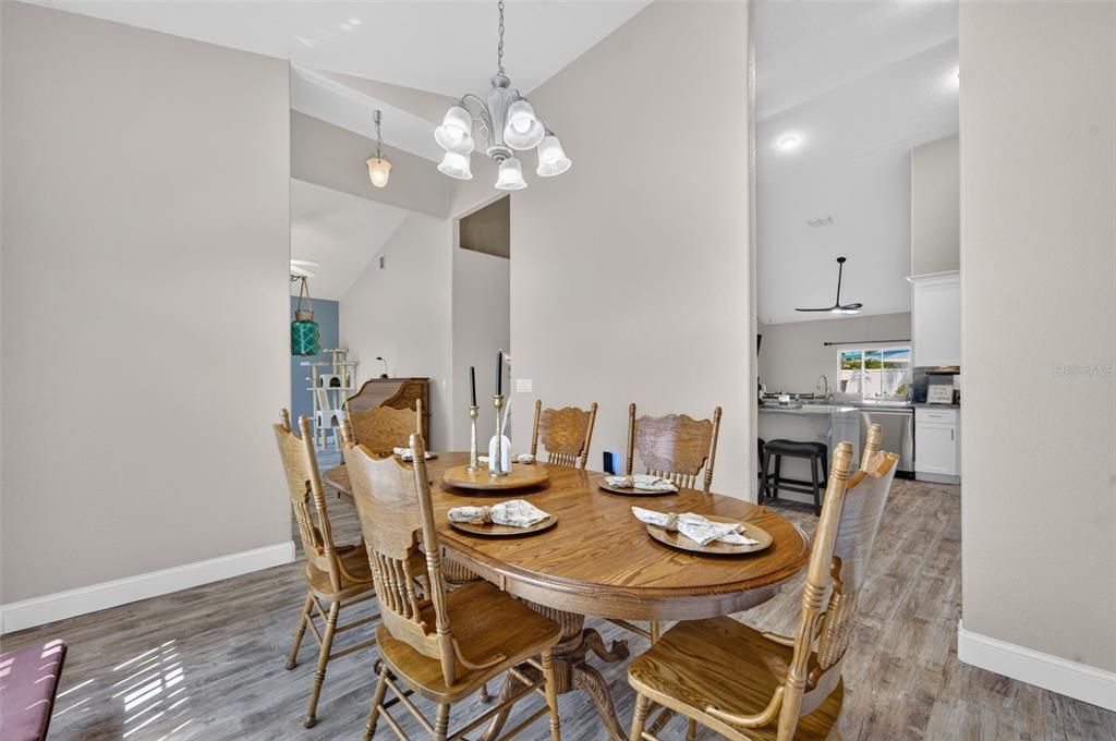 En Venta: $434,900 (3 camas, 2 baños, 2090 Pies cuadrados)