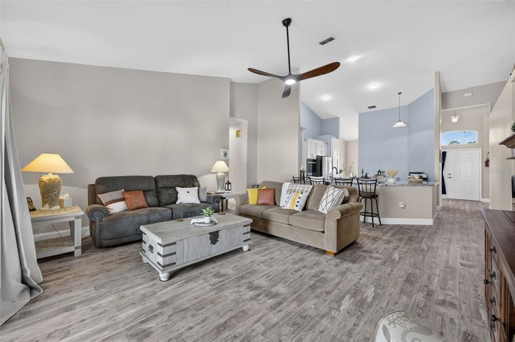 En Venta: $434,900 (3 camas, 2 baños, 2090 Pies cuadrados)