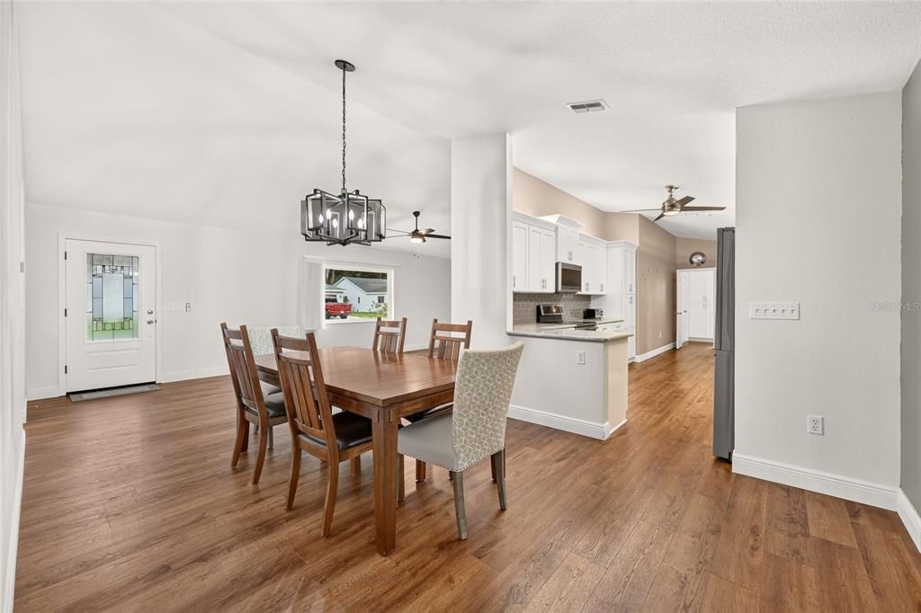 For Sale: $289,000 (2 beds, 2 baths, 1879 Square Feet)