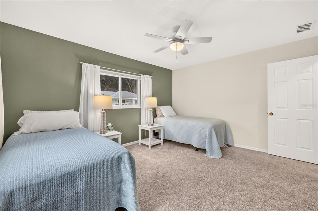 For Sale: $289,000 (2 beds, 2 baths, 1879 Square Feet)