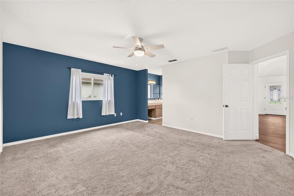 For Sale: $289,000 (2 beds, 2 baths, 1879 Square Feet)