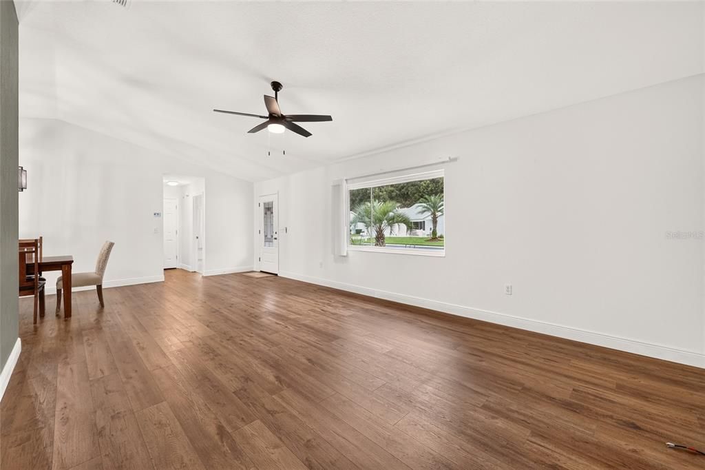For Sale: $289,000 (2 beds, 2 baths, 1879 Square Feet)