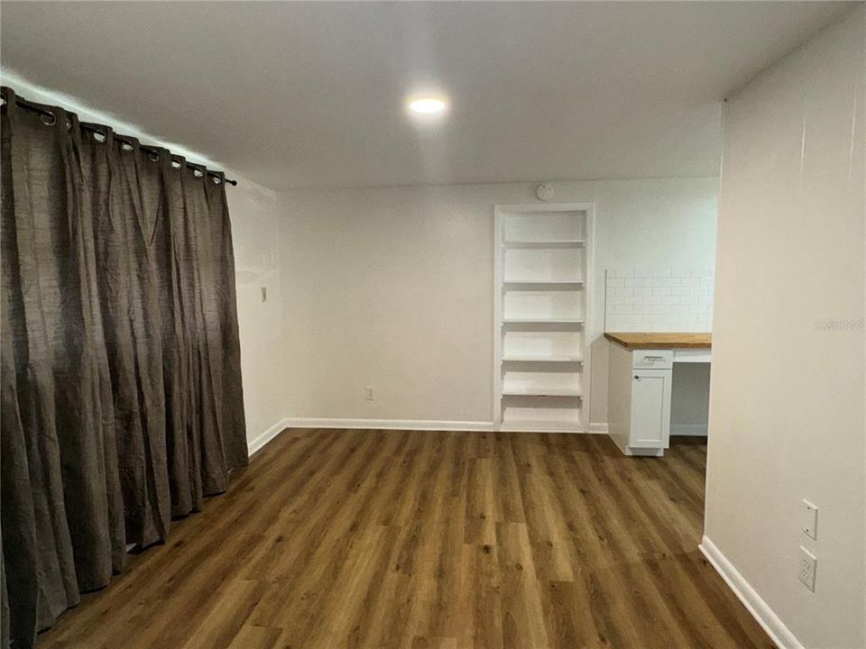 出租: $1,600 (2 贝兹, 1 浴室, 567 平方英尺)
