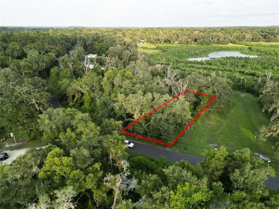 На продажу: $23,999 (0.57 acres)