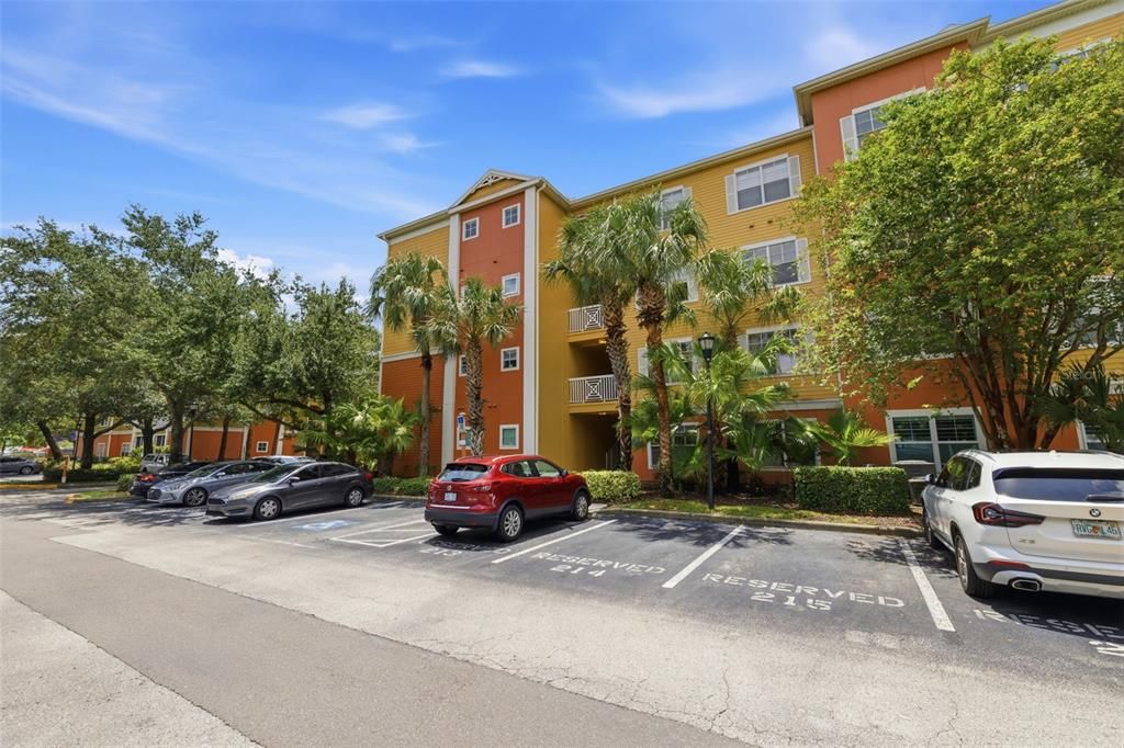 For Rent: $1,595 (1 beds, 1 baths, 867 Square Feet)