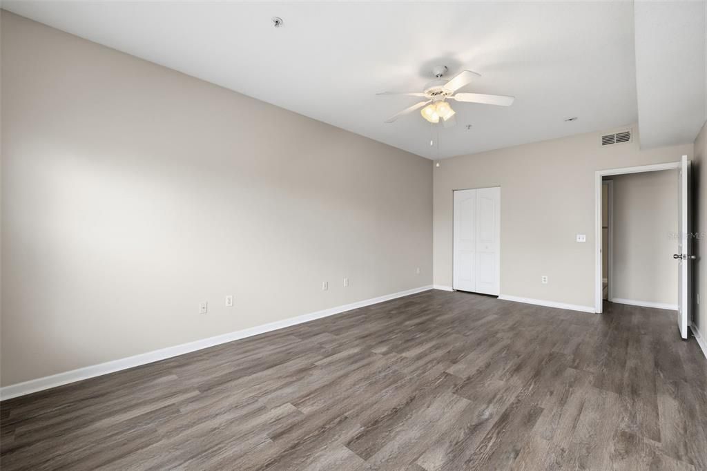 For Rent: $1,595 (1 beds, 1 baths, 867 Square Feet)