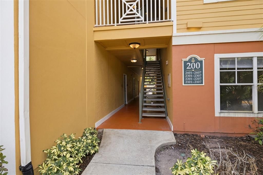For Rent: $1,595 (1 beds, 1 baths, 867 Square Feet)