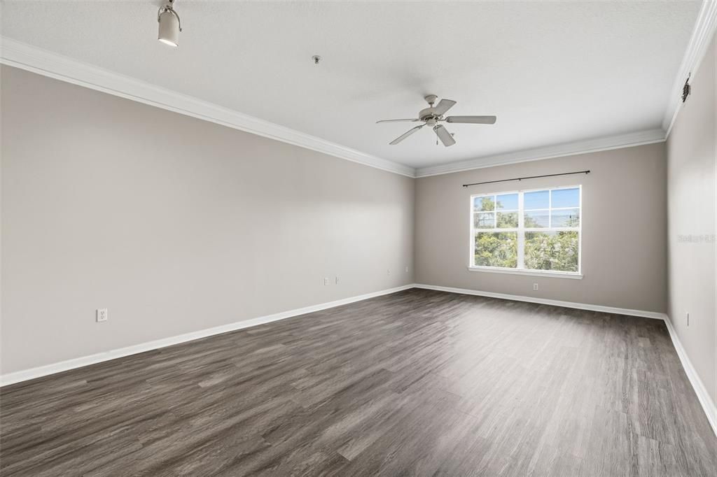 For Rent: $1,595 (1 beds, 1 baths, 867 Square Feet)