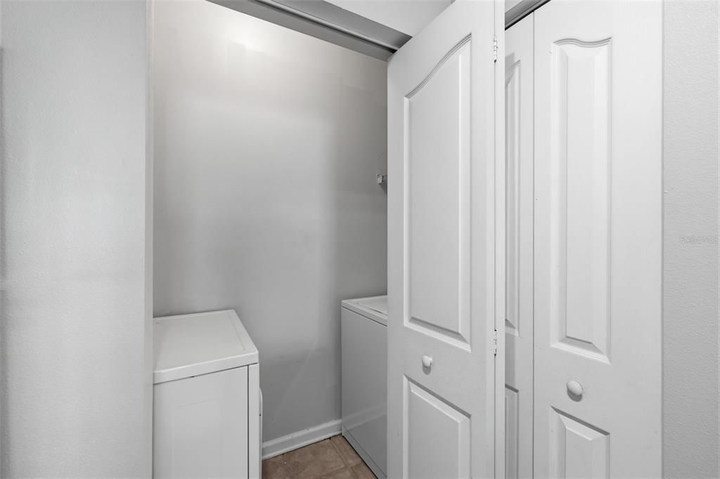 For Rent: $1,595 (1 beds, 1 baths, 867 Square Feet)