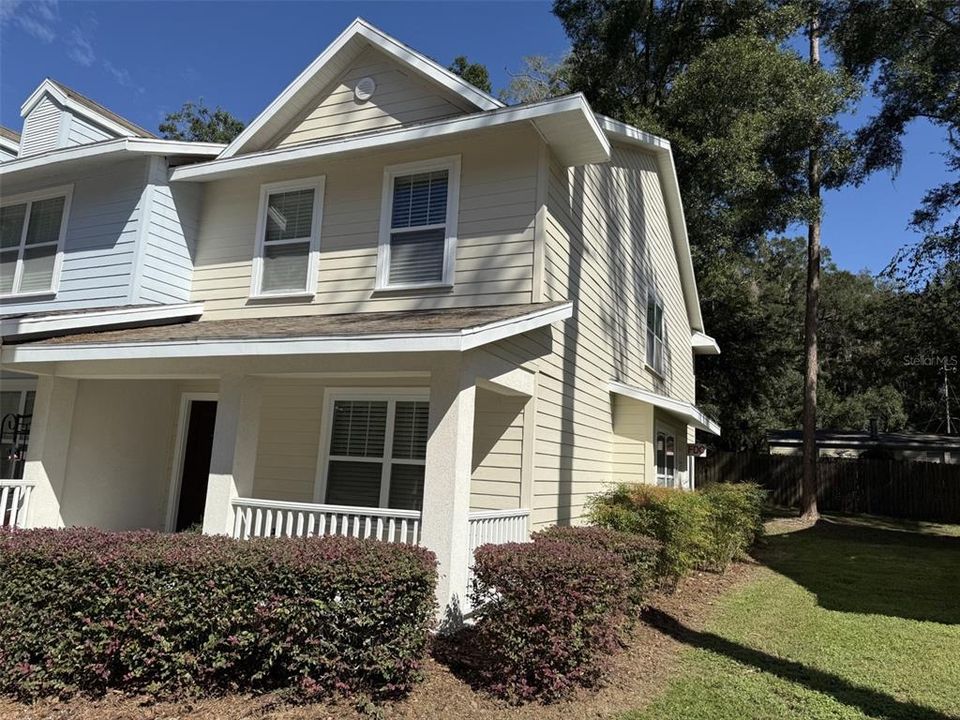 For Rent: $2,275 (3 beds, 2 baths, 1420 Square Feet)