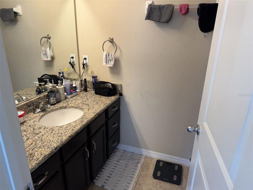 For Rent: $2,275 (3 beds, 2 baths, 1420 Square Feet)