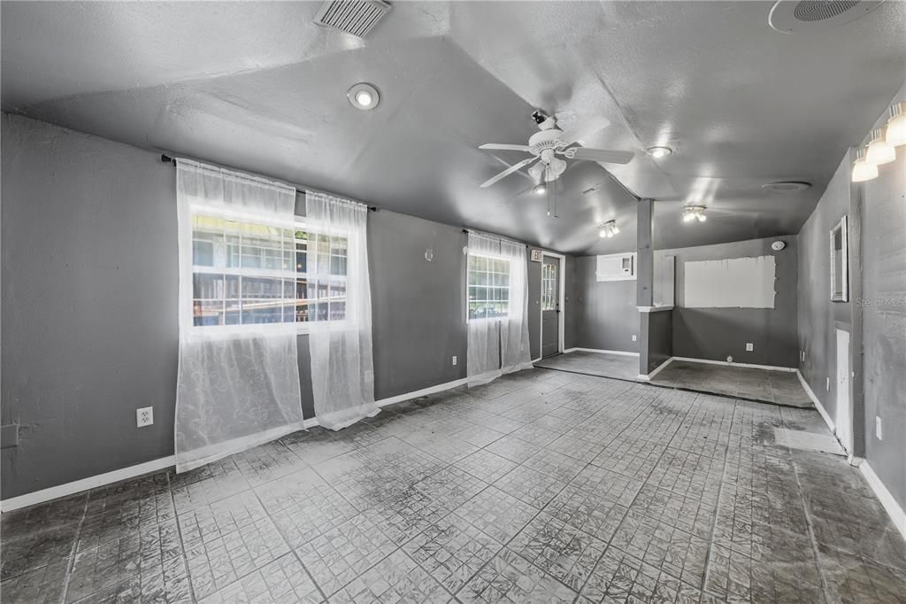 For Sale: $850,000 (0 beds, 0 baths, 1892 Square Feet)