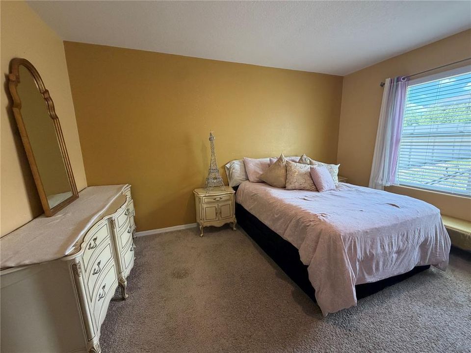 For Sale: $350,000 (3 beds, 2 baths, 1672 Square Feet)