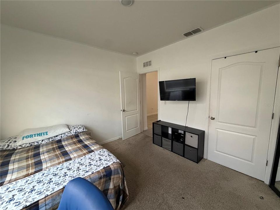 For Sale: $350,000 (3 beds, 2 baths, 1672 Square Feet)