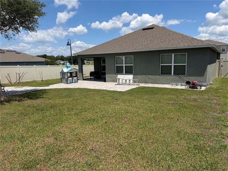 For Sale: $350,000 (3 beds, 2 baths, 1672 Square Feet)