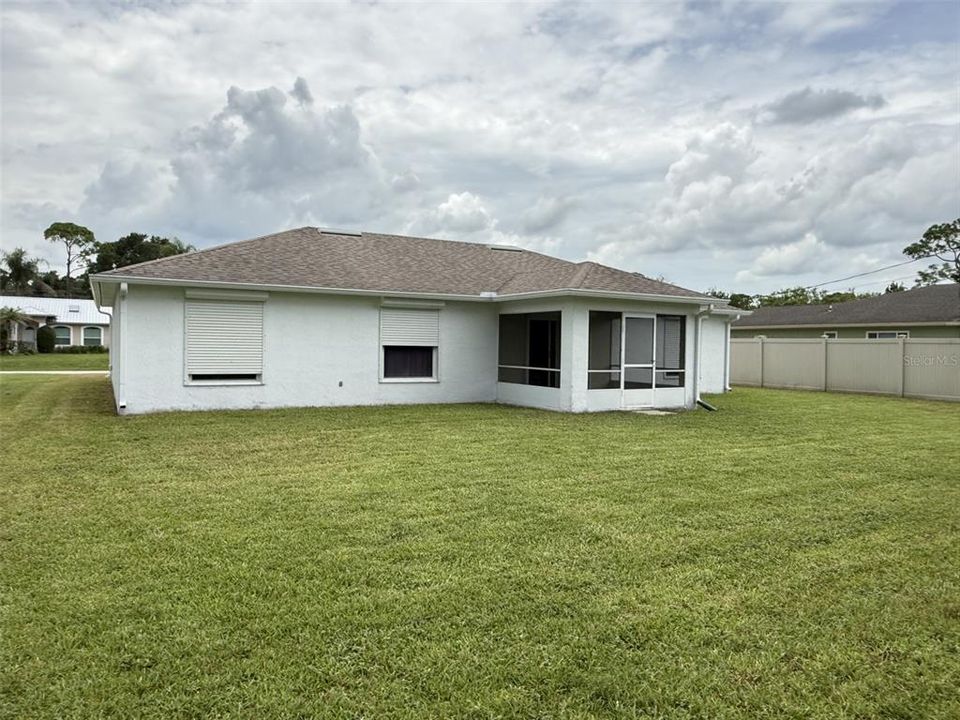 For Sale: $274,999 (3 beds, 2 baths, 1594 Square Feet)