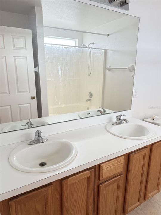 For Sale: $274,999 (3 beds, 2 baths, 1594 Square Feet)