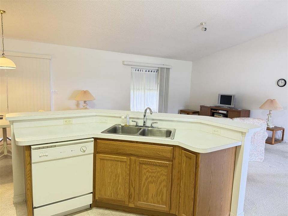 For Sale: $274,999 (3 beds, 2 baths, 1594 Square Feet)