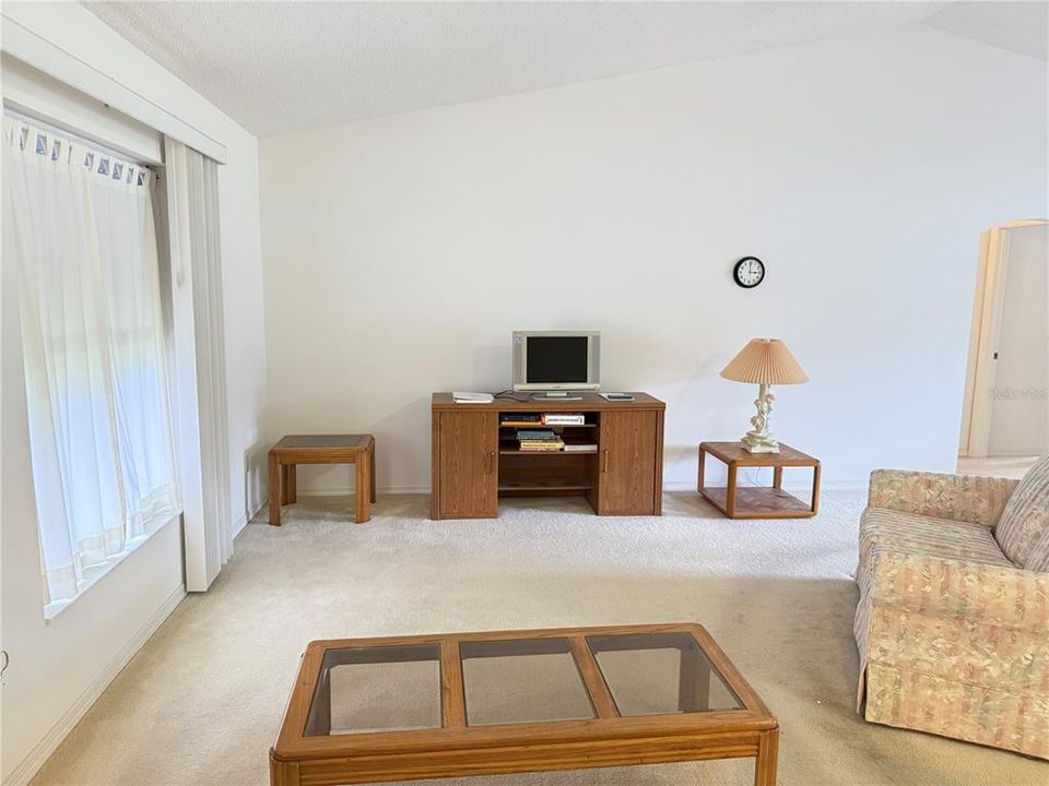 For Sale: $274,999 (3 beds, 2 baths, 1594 Square Feet)