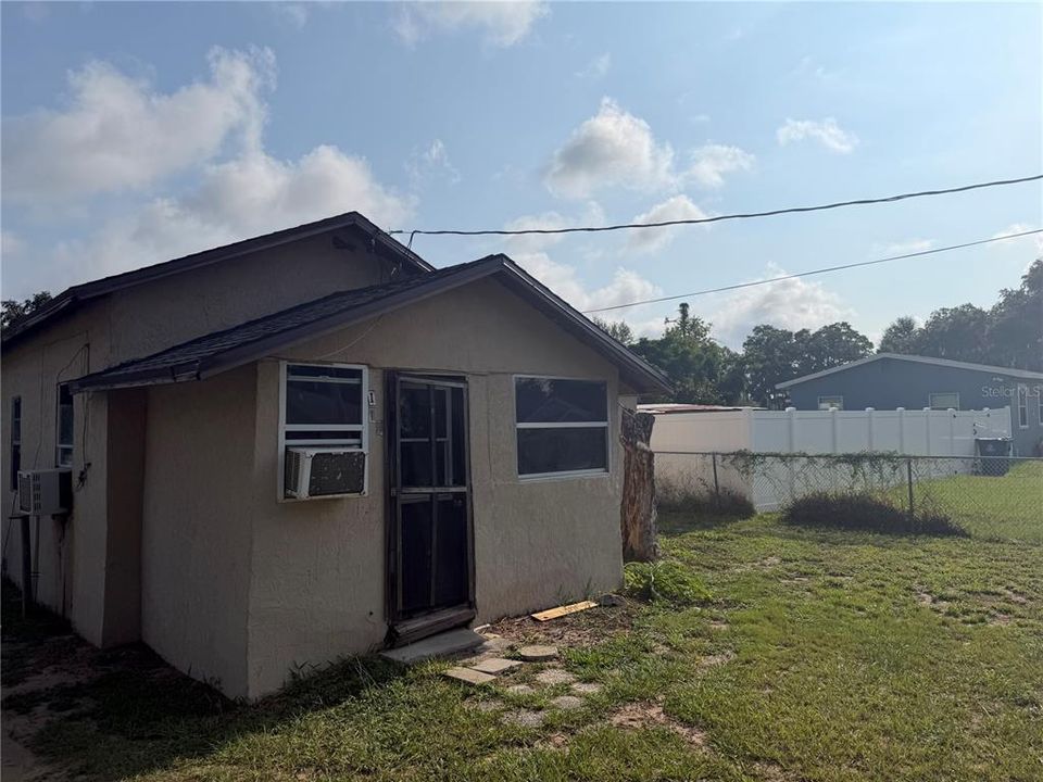For Sale: $69,000 (2 beds, 1 baths, 592 Square Feet)