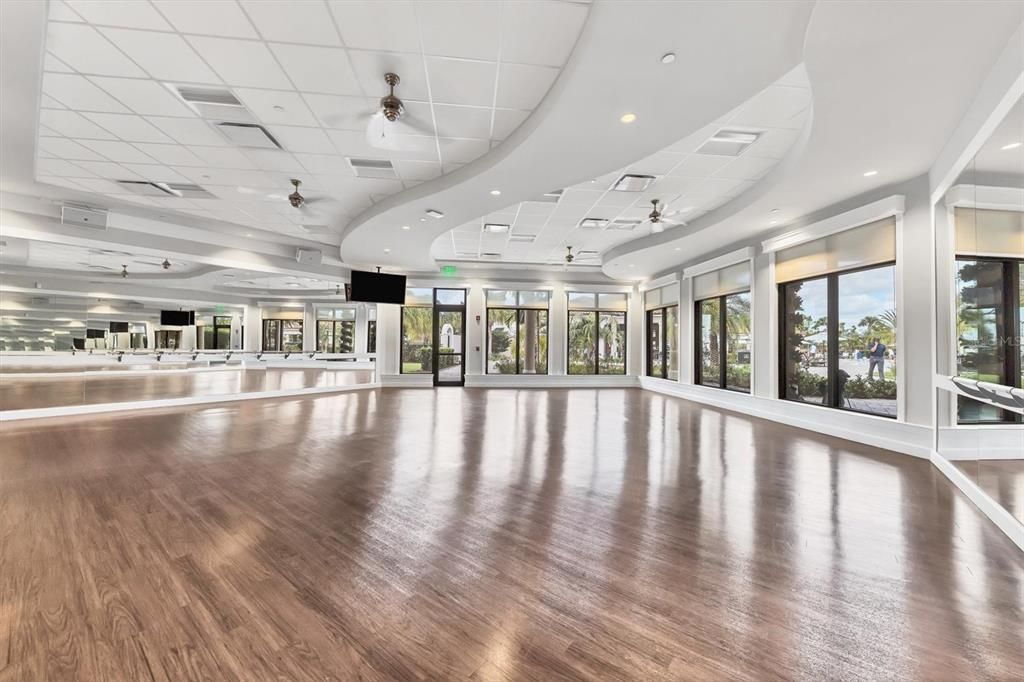For Rent: $2,650 (2 beds, 2 baths, 1142 Square Feet)