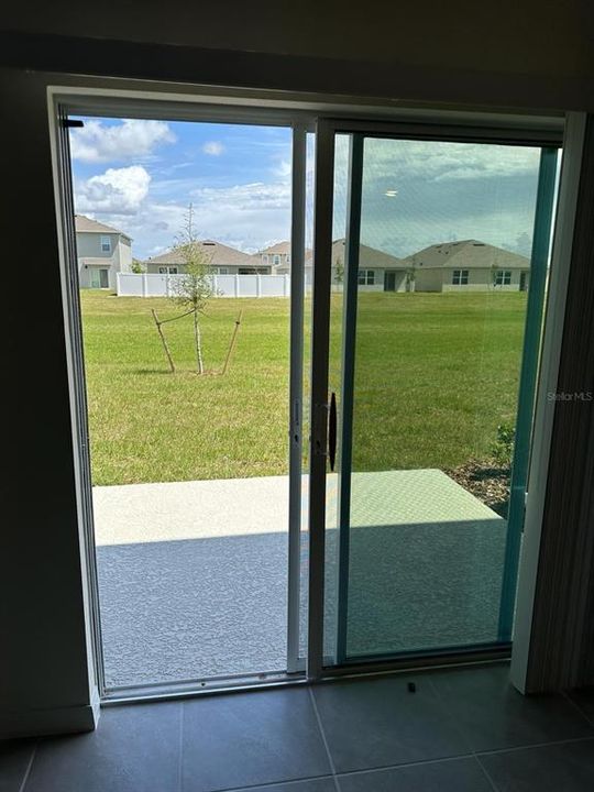 For Rent: $2,100 (3 beds, 2 baths, 1463 Square Feet)