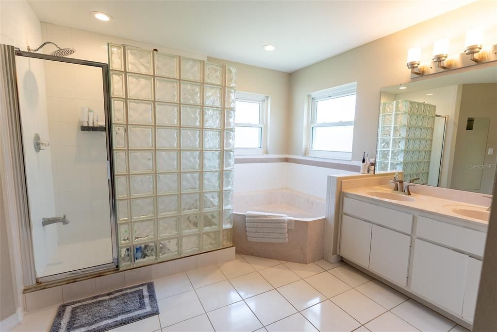 For Sale: $429,000 (4 beds, 3 baths, 2646 Square Feet)