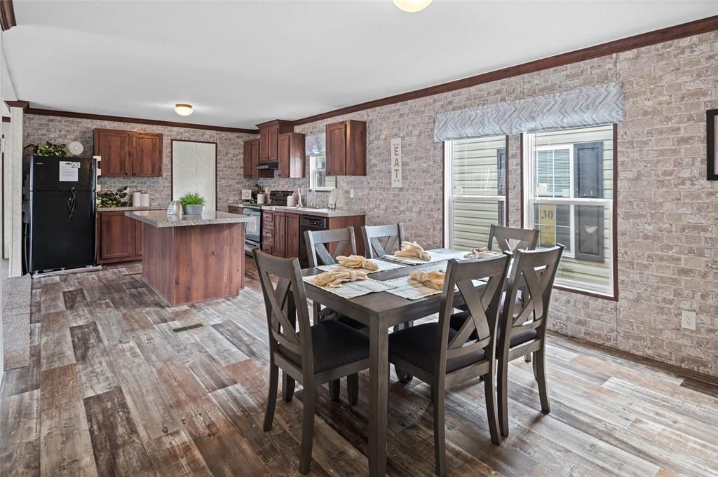 For Sale: $258,999 (4 beds, 2 baths, 1456 Square Feet)