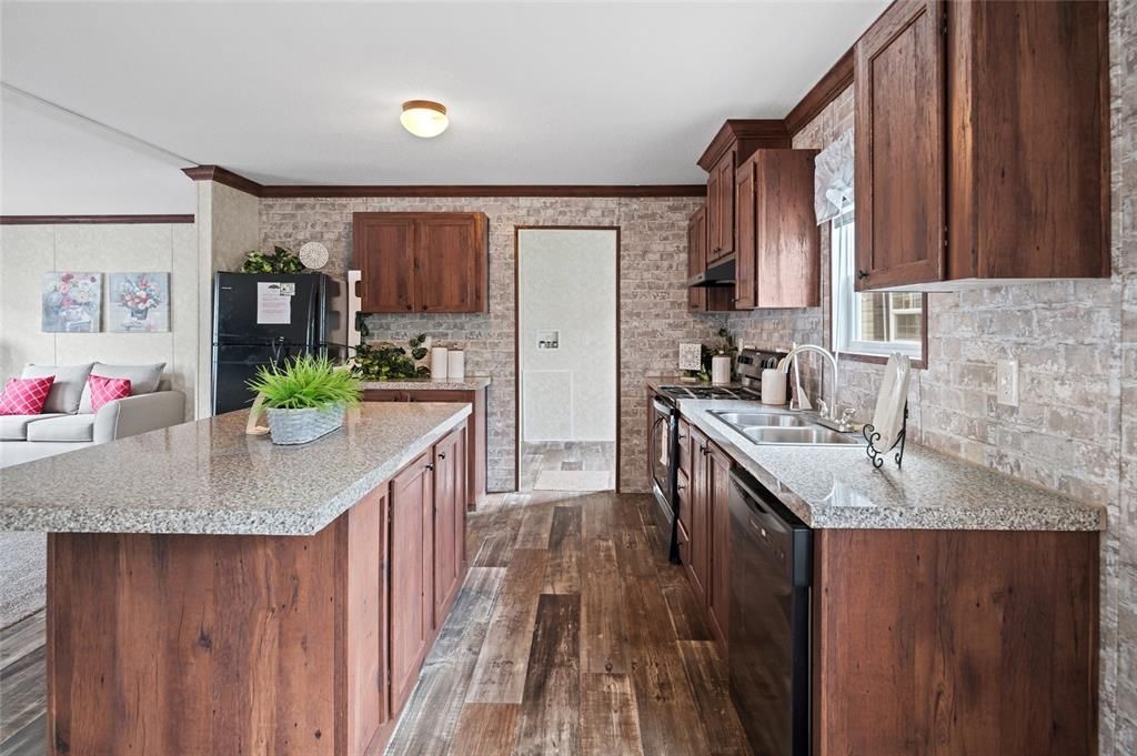 For Sale: $258,999 (4 beds, 2 baths, 1456 Square Feet)