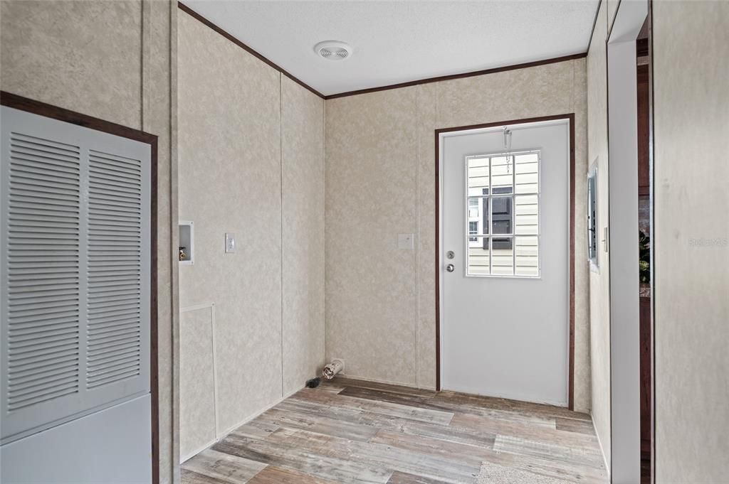 For Sale: $258,999 (4 beds, 2 baths, 1456 Square Feet)