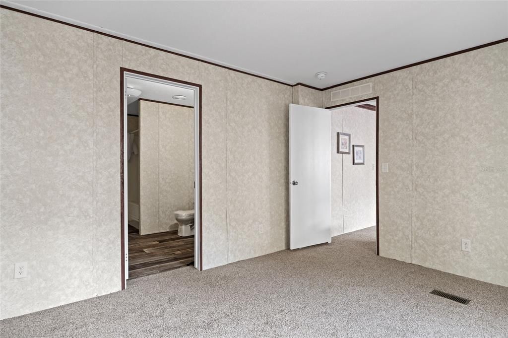 For Sale: $258,999 (4 beds, 2 baths, 1456 Square Feet)