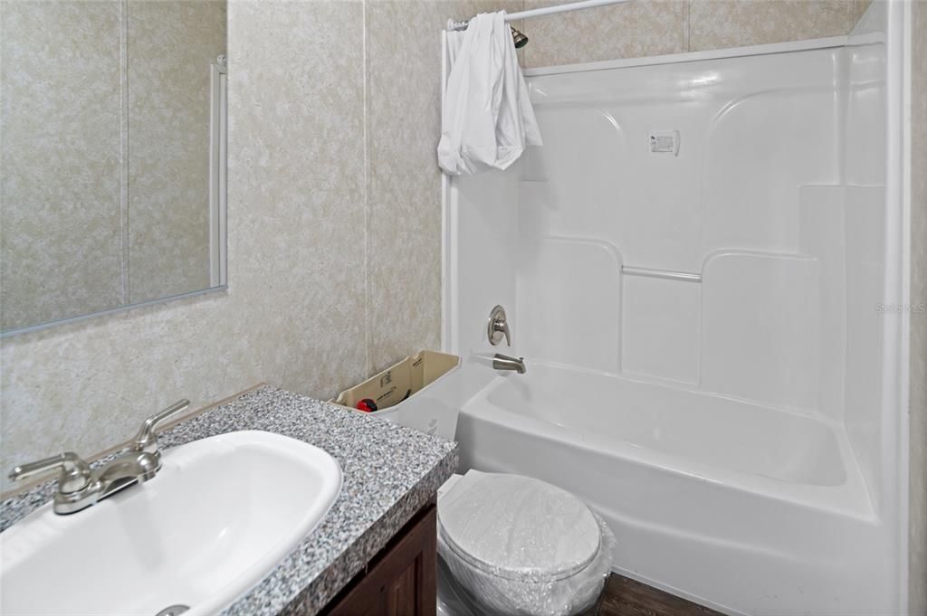 For Sale: $258,999 (4 beds, 2 baths, 1456 Square Feet)