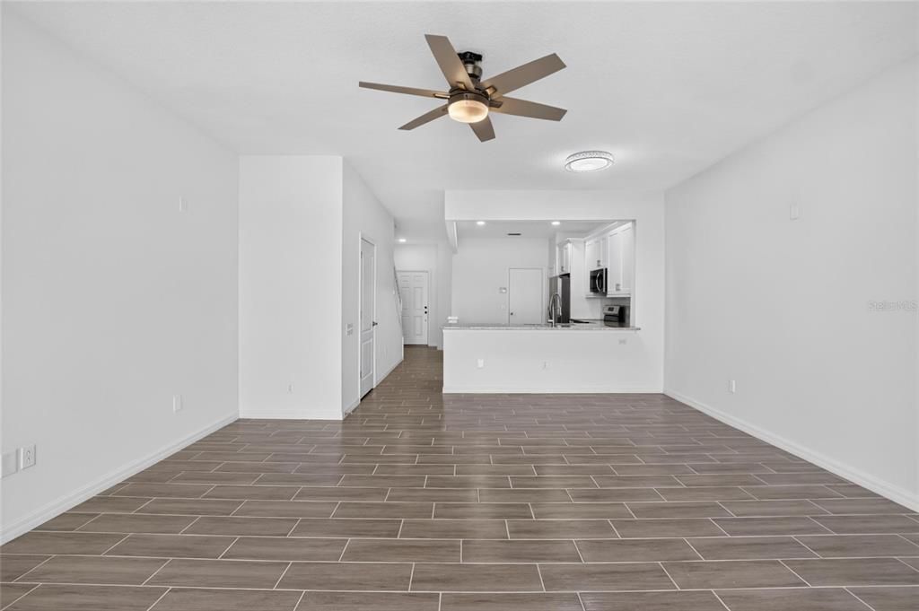 Activo con contrato: $280,000 (3 camas, 2 baños, 1644 Pies cuadrados)