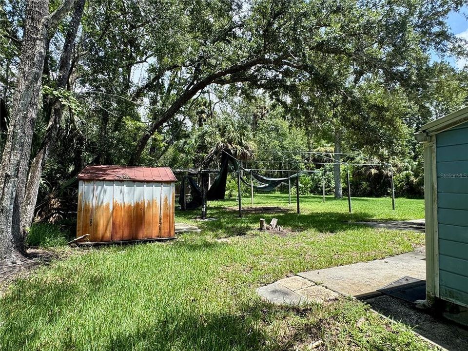 For Sale: $129,900 (2 beds, 2 baths, 784 Square Feet)