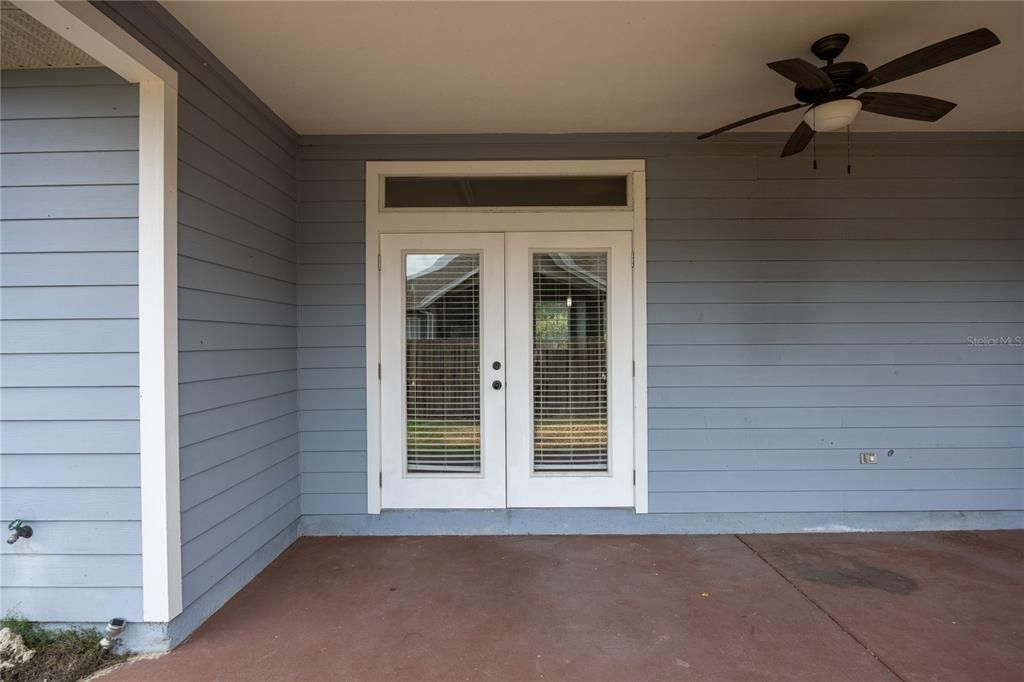 For Sale: $379,900 (4 beds, 2 baths, 1898 Square Feet)