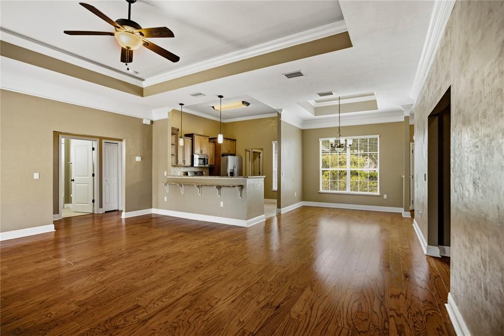 For Sale: $379,900 (4 beds, 2 baths, 1898 Square Feet)