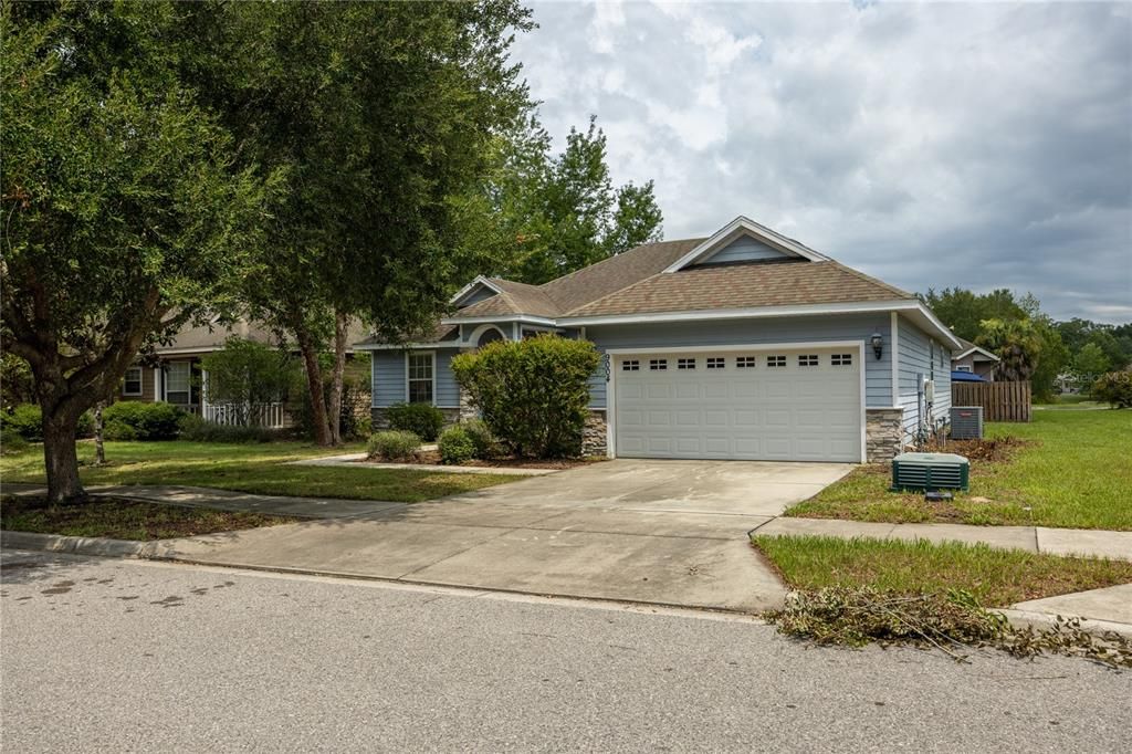 For Sale: $379,900 (4 beds, 2 baths, 1898 Square Feet)