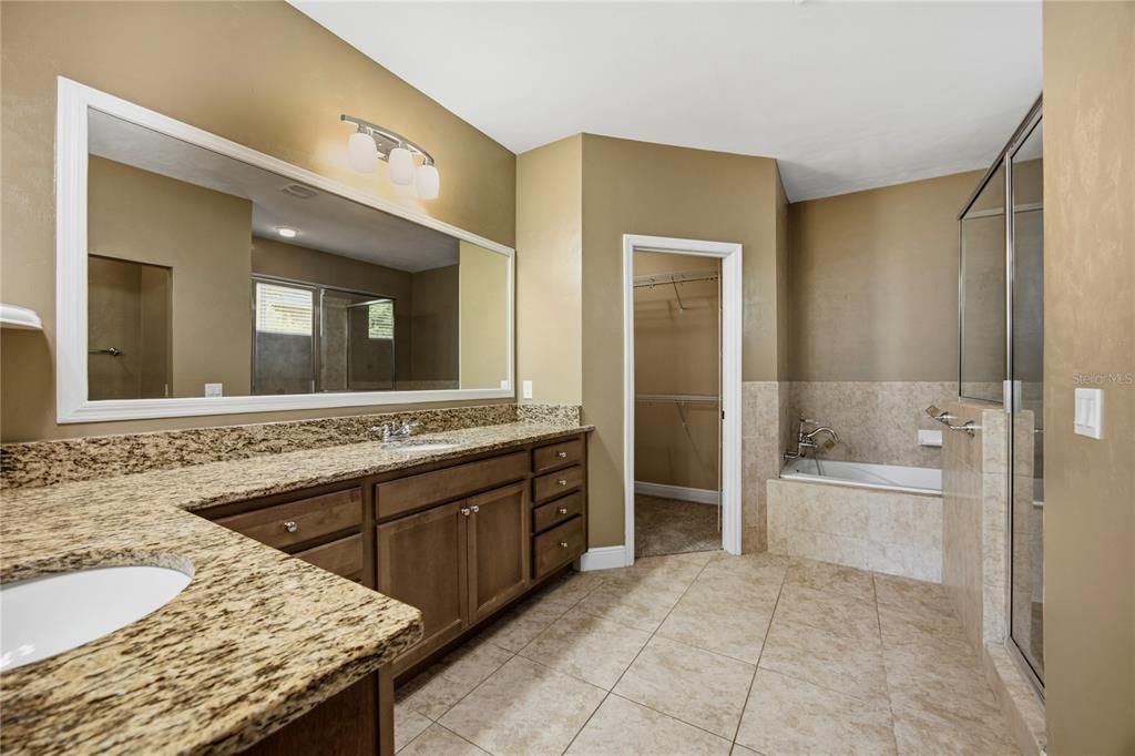 For Sale: $379,900 (4 beds, 2 baths, 1898 Square Feet)