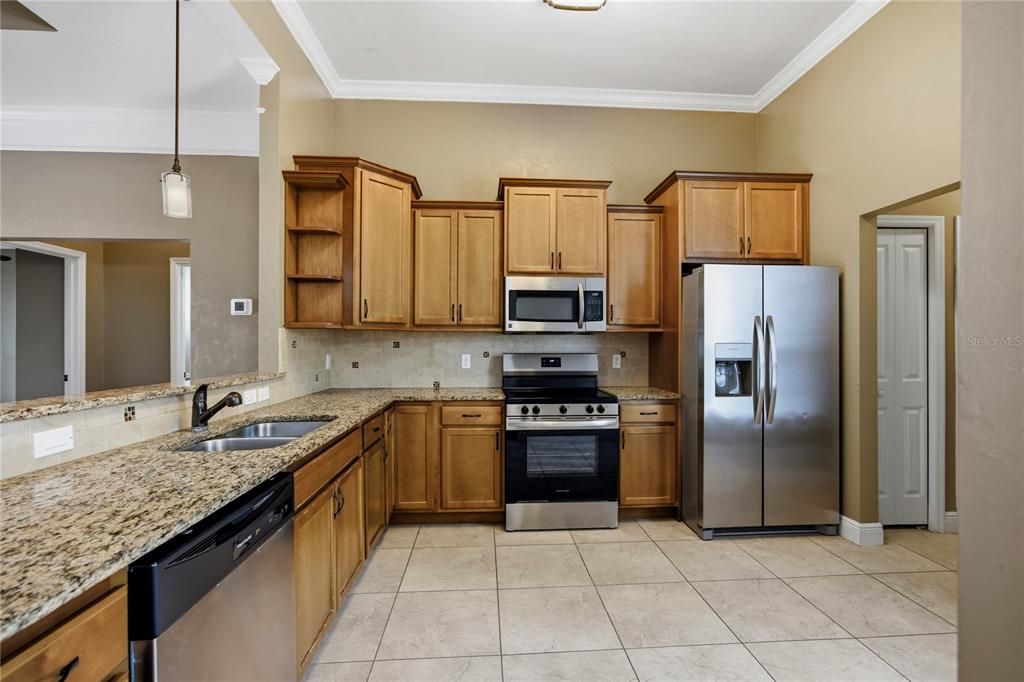For Sale: $379,900 (4 beds, 2 baths, 1898 Square Feet)