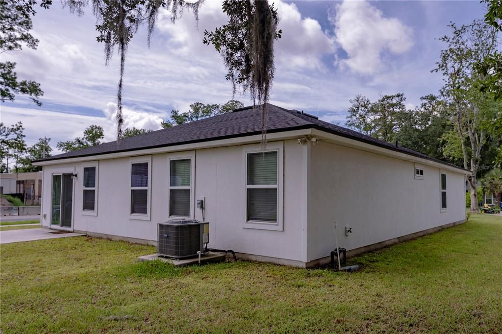 For Sale: $330,000 (3 beds, 2 baths, 1470 Square Feet)
