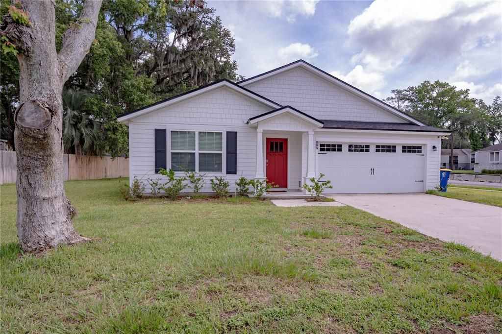 For Sale: $330,000 (3 beds, 2 baths, 1470 Square Feet)