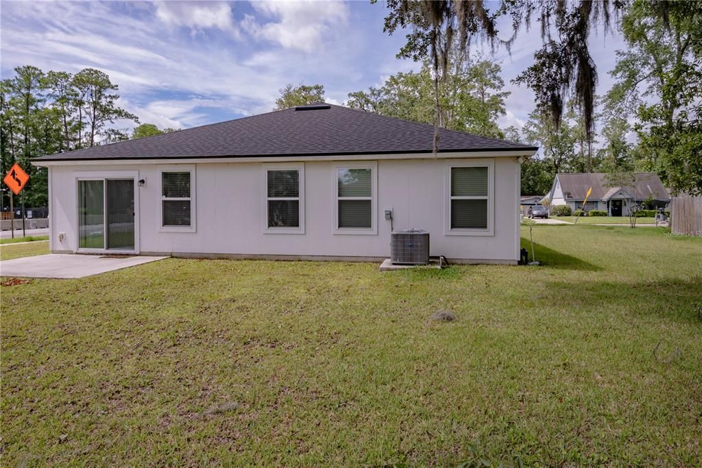 For Sale: $330,000 (3 beds, 2 baths, 1470 Square Feet)
